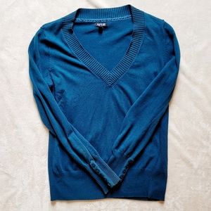 Women's V-Neck Sweater-Large